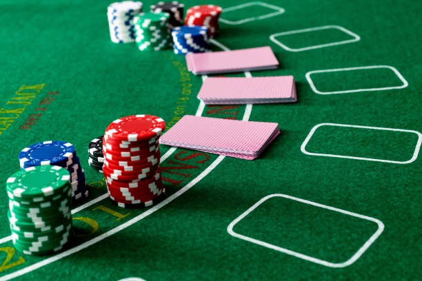 mahkota 555 mobile app interface showing live blackjack table and account dashboard
