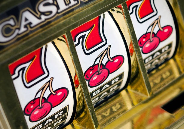 Live dealer presenting Hip Hop Panda game cards